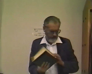   הרב כהנא נותן שיעור על תשעה באב בישיבה בעברית RARE 00:52:50